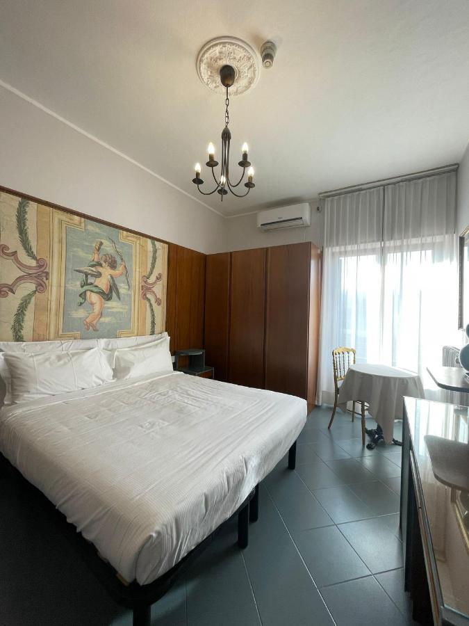Hotel La Bussola Cittiglio Екстериор снимка