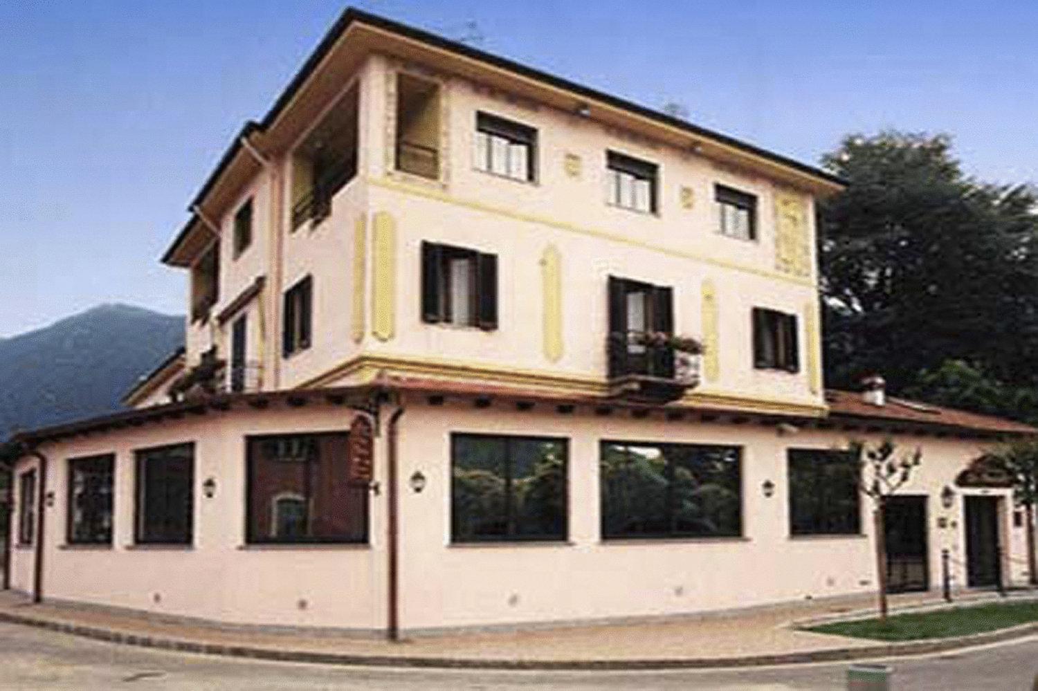 Hotel La Bussola Cittiglio Екстериор снимка